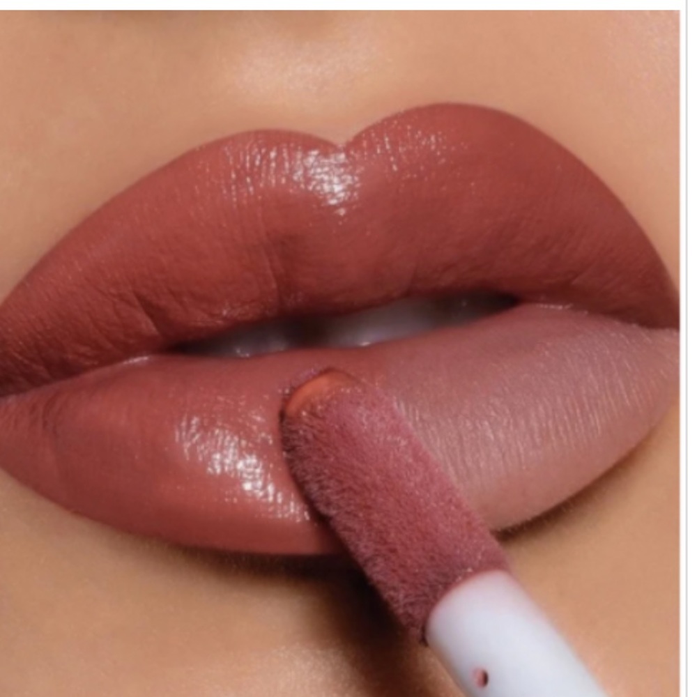 NEW KAB lip liner and lip gloss